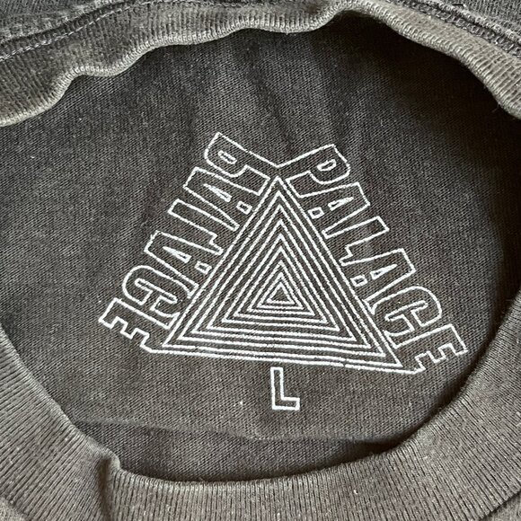 Palace P Moon Spaced Out T Shirt L - Picture 3 of 3